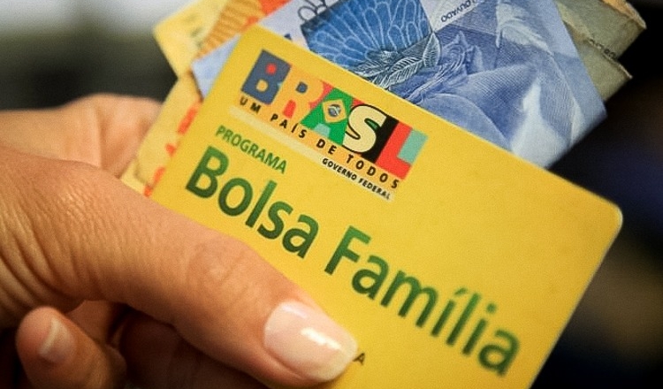 Auxílio Brasil: Governo alerta beneficiários sobre volta do Bolsa Família