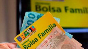 Bolsa Família 2023: Governo declara quem são os "ilegais" que perderão seus registros